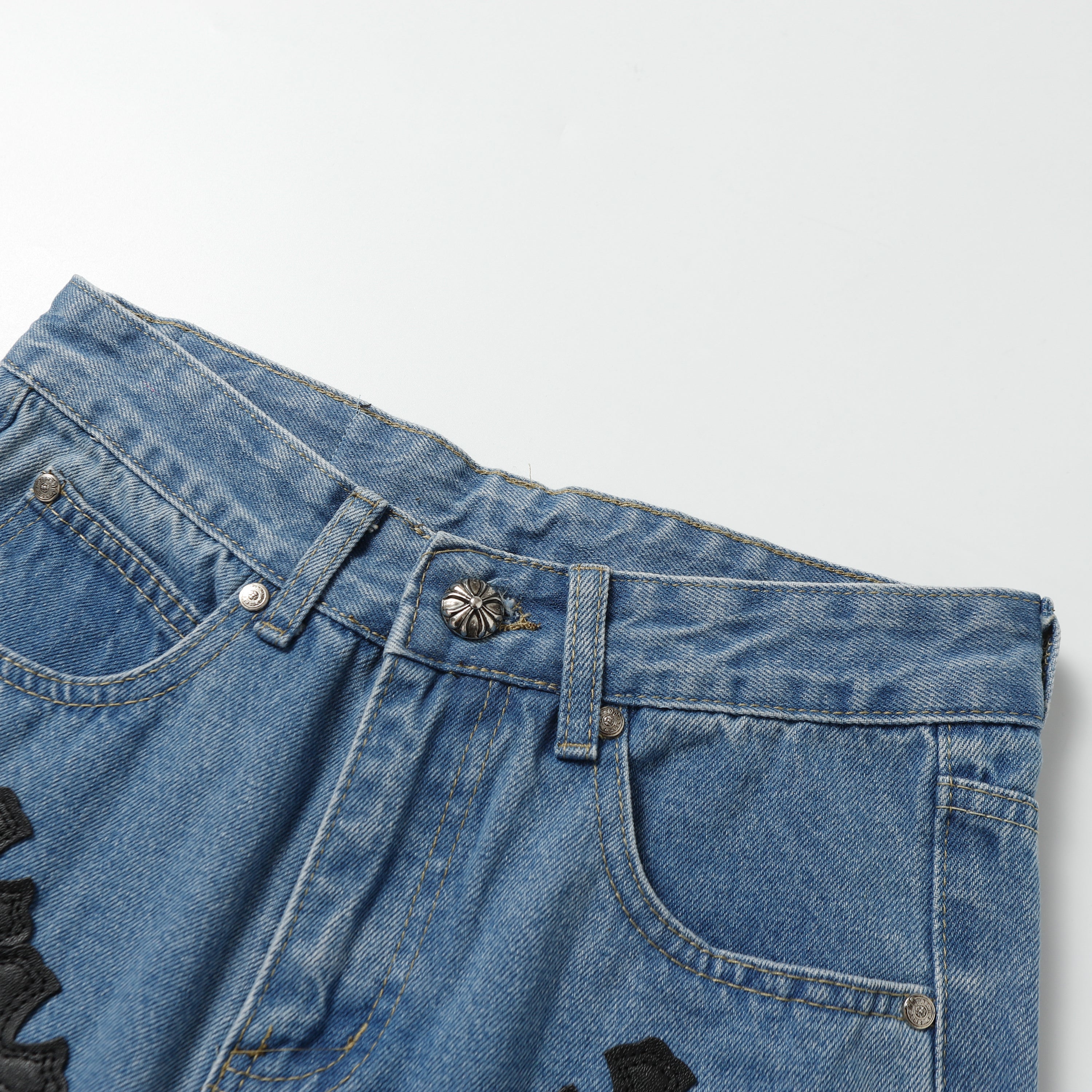 【Chrome Hearts】クロムハーツ リーバイス 505 ブラッククロスパッチジーンズ