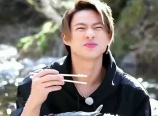 【国内発送/直営店】ネックレス 平野紫耀さん着用！M61083 アクセサリー LV ペンダント ・エセンシャルV 専用箱付き