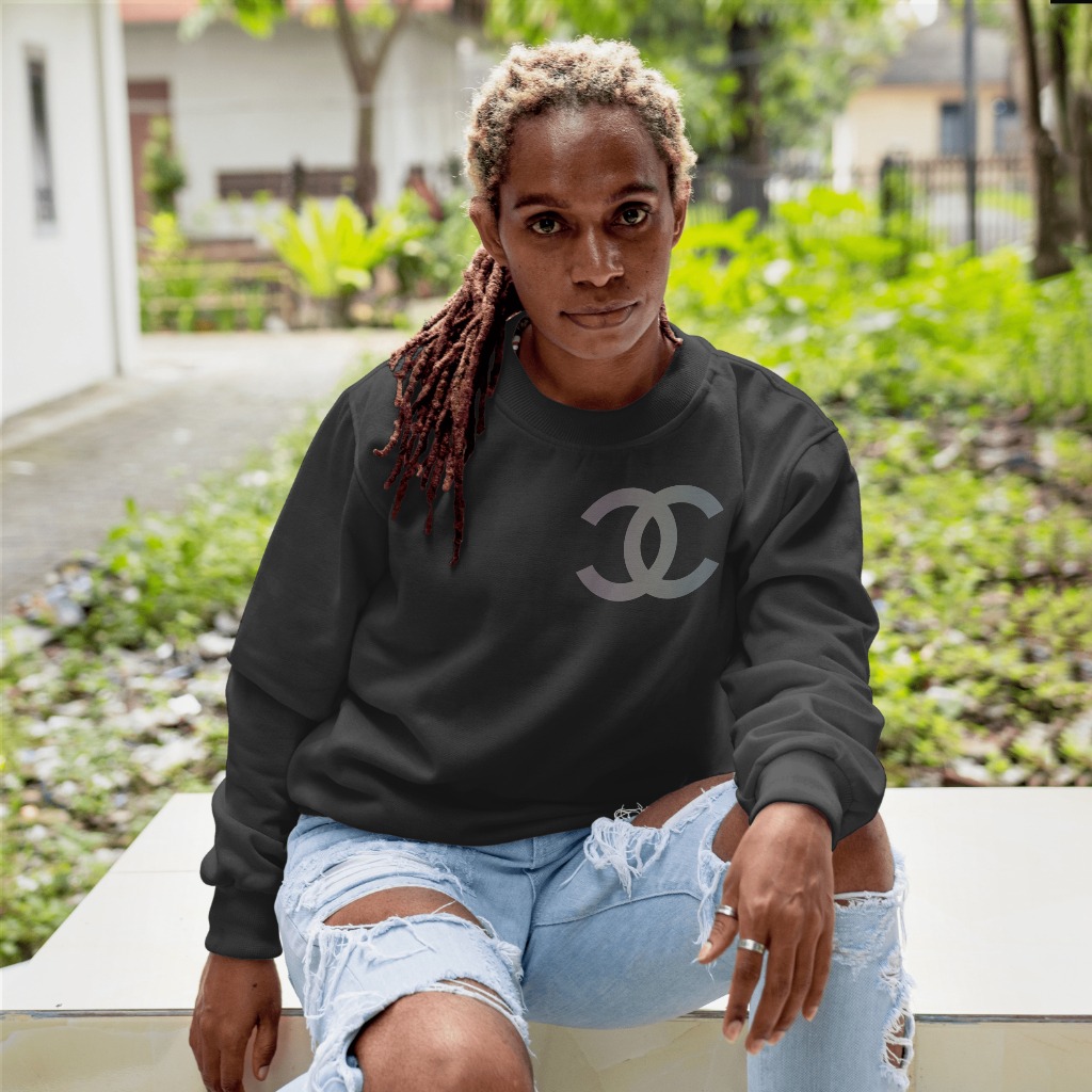 CHANEL アルファベットプリントのラウンドネックのスウェット クル