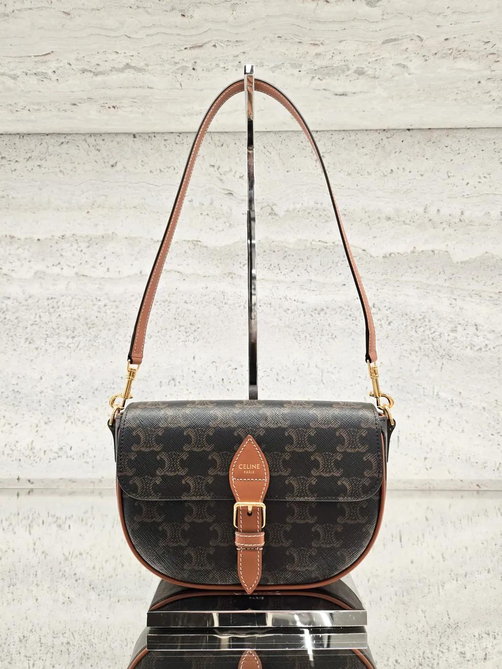 Celine/セリーヌ 25FW トリオンフ フォルコ ショルダーバッグ 122652GTL