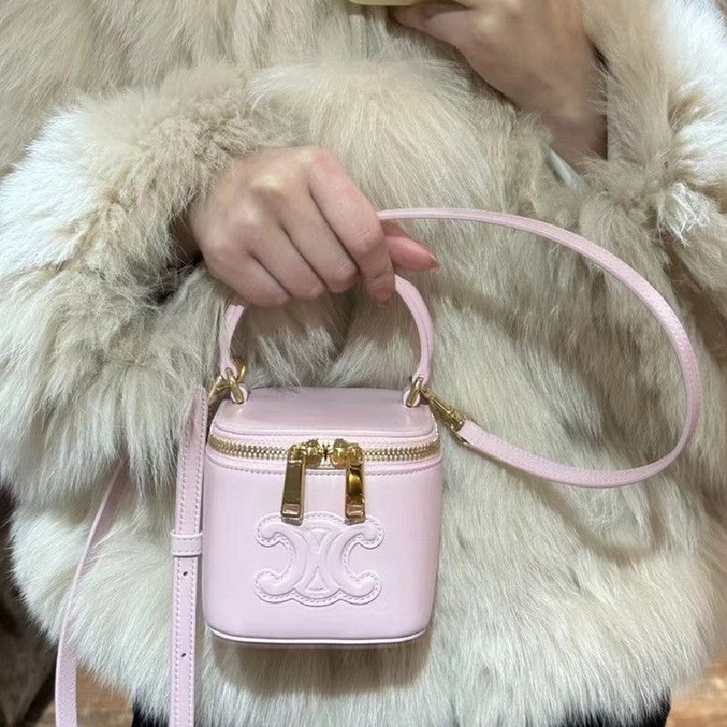 新作 CELINE♪ バケツバッグ ミニカメラバッグ
