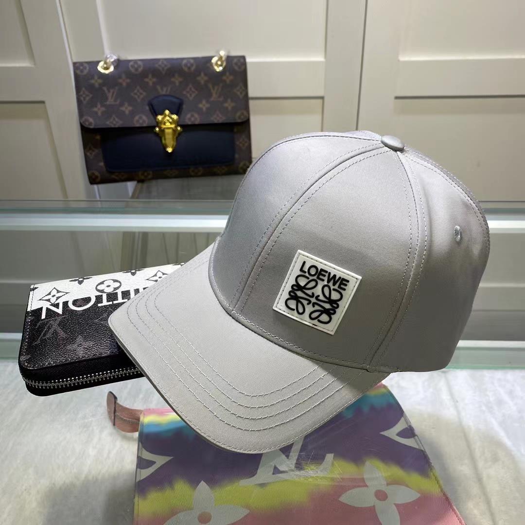🔥2 個購入すると、最低価格の 1 個が無料になります🔥【LOEWE】ロエベ ベースボールキャップ
