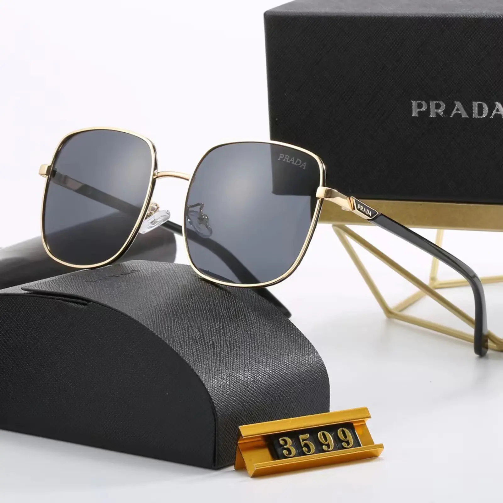 Prada サングラス S0015
