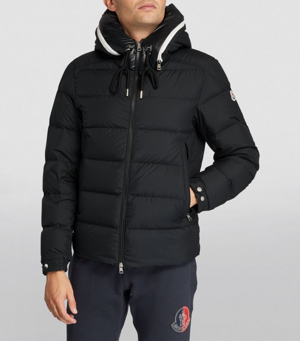 直営店買付・国内発送・送関込/MONCLER Cardereダウンジャケット