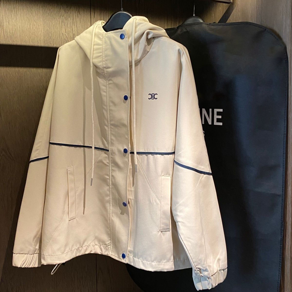 CELINE[青春の息吹]スポーツスタイルのジャケット