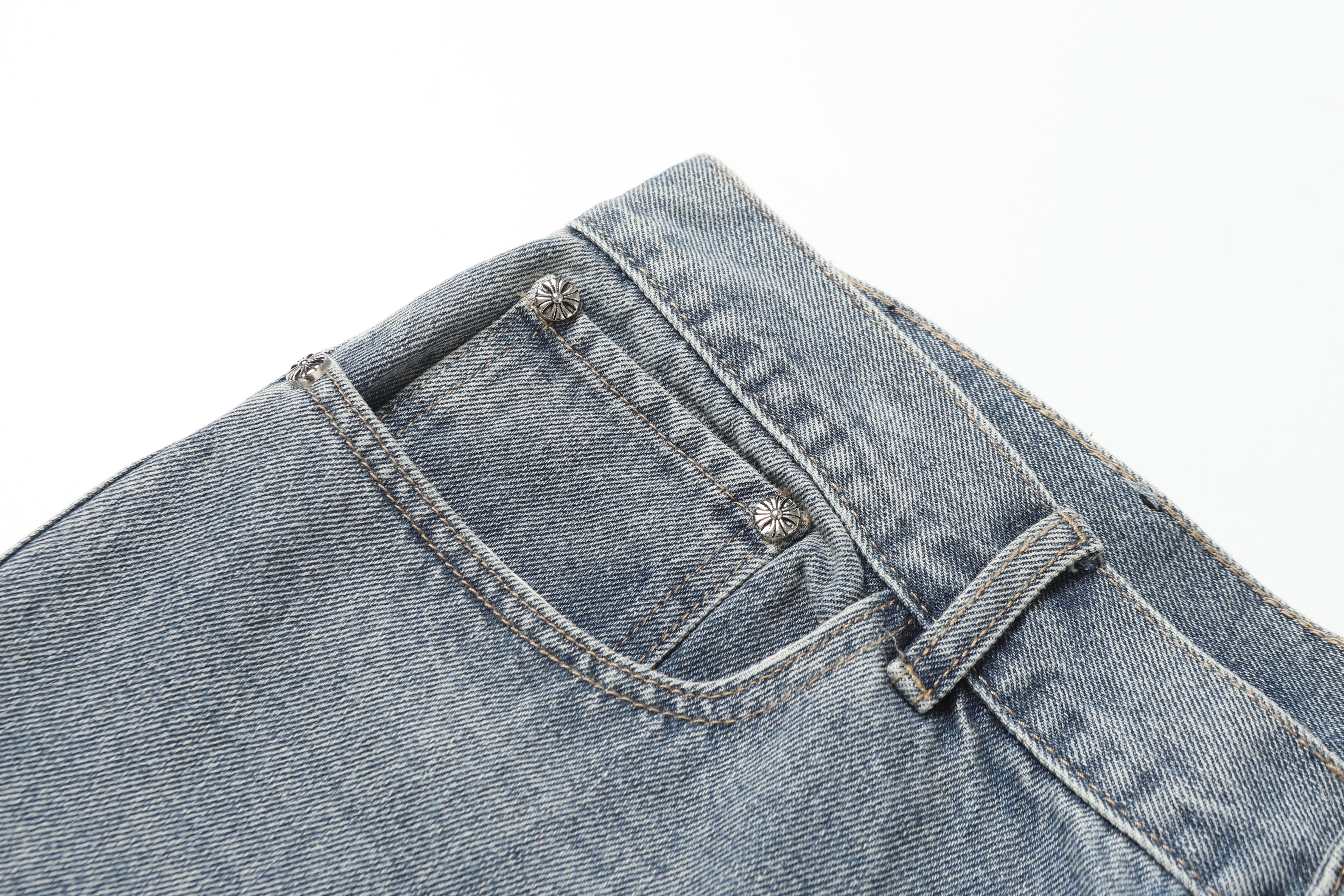 【Chrome Hearts】クロムハーツ ホワイト＆ブラック レザー クロスパッチ ジーンズ