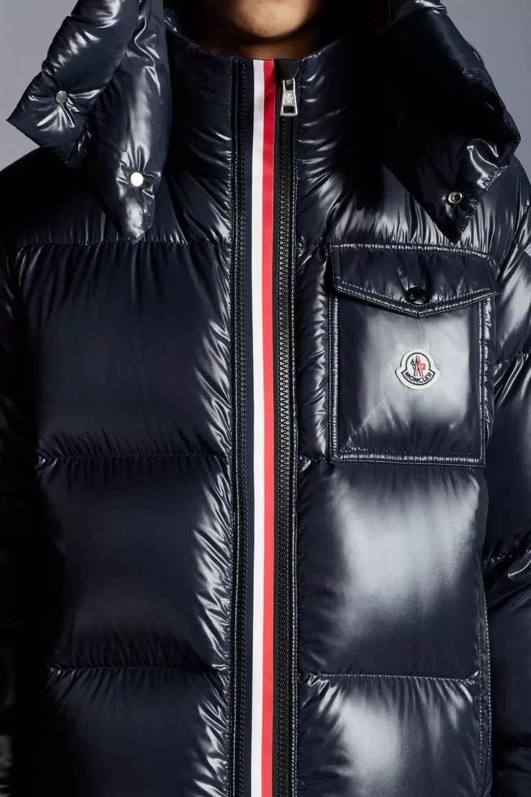 関税負担なし☆Moncler MONTBELIARD フード付ダウンジャケット ブラック  ホワイト 紺