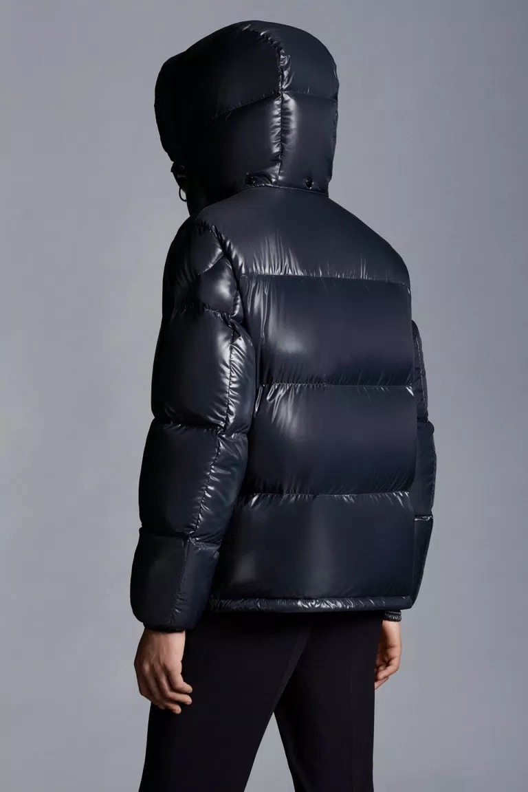 関税負担なし☆Moncler MONTBELIARD フード付ダウンジャケット ブラック  ホワイト 紺