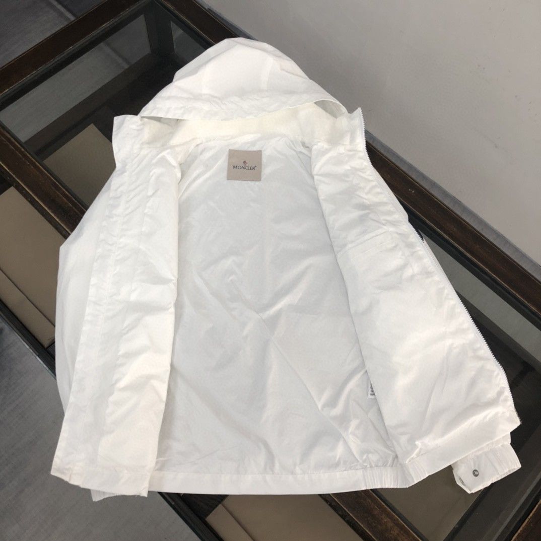 MONCLER春と秋の新作フード付きウインドブレーカージャケット