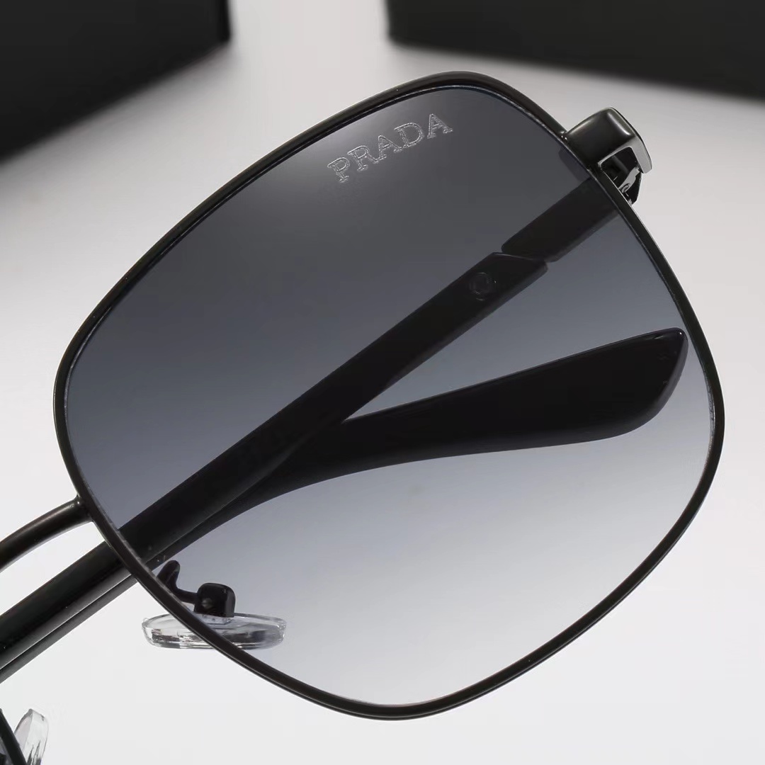 Prada サングラス S0015