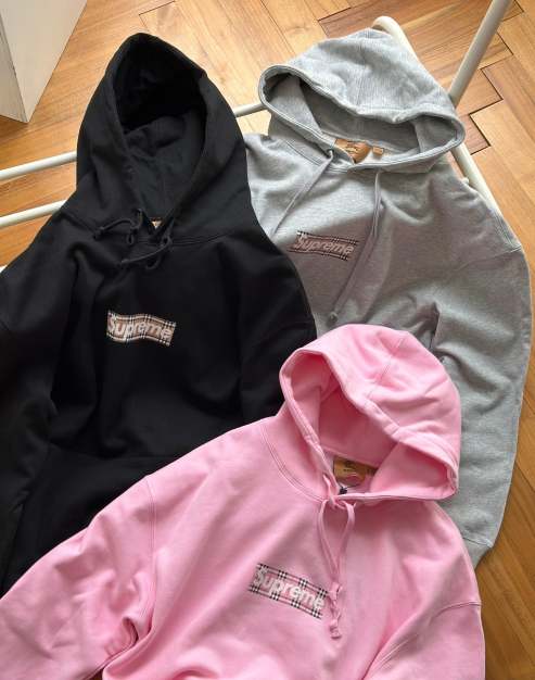 Supreme x Burberry スウェットシャツ