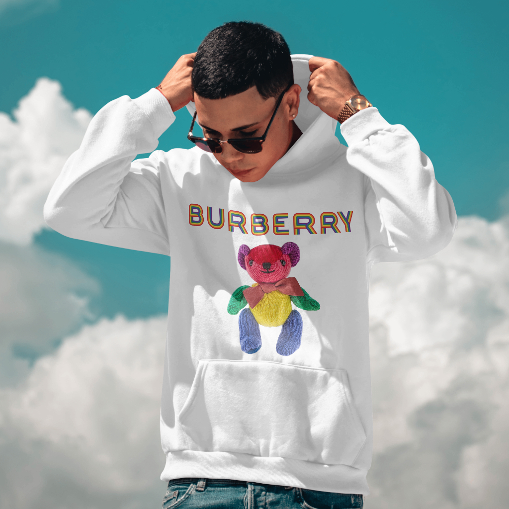 Burberryスウェット クル パーカー プリント  綿　男女兼用