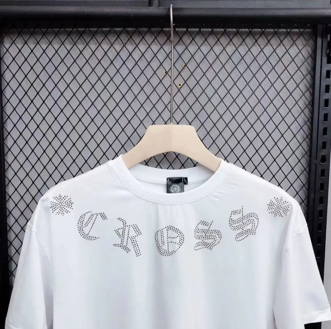 【Chrome Hearts】クロムハーツ Tシャツ サンスクリット文字 クロスラインストーン 半袖