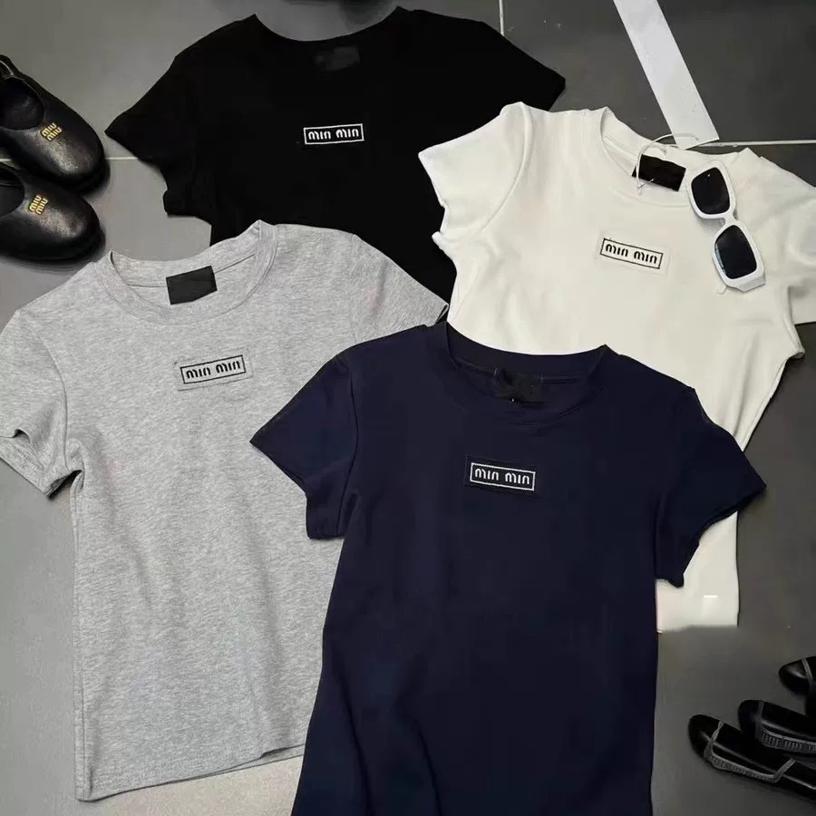 MIUMIU 2025春夏新作 クラシックアップリケ刺繍文字入り 半袖レディースTシャツ 4色