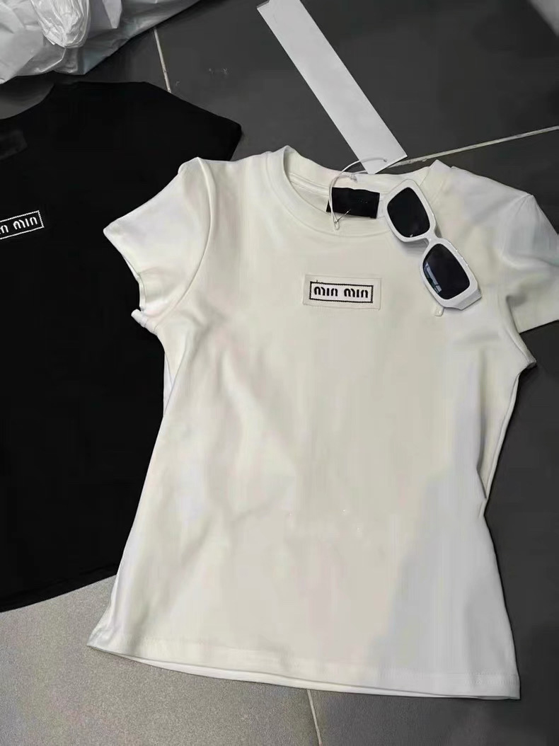 MIUMIU 2025春夏新作 クラシックアップリケ刺繍文字入り 半袖レディースTシャツ 4色