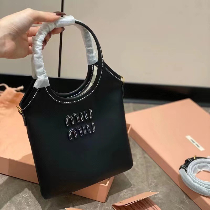 MiuMiu ミュウミュウ ロゴ アイビー IVY レザー ミニ2WAYバッグ