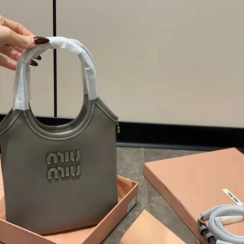 MiuMiu ミュウミュウ ロゴ アイビー IVY レザー ミニ2WAYバッグ