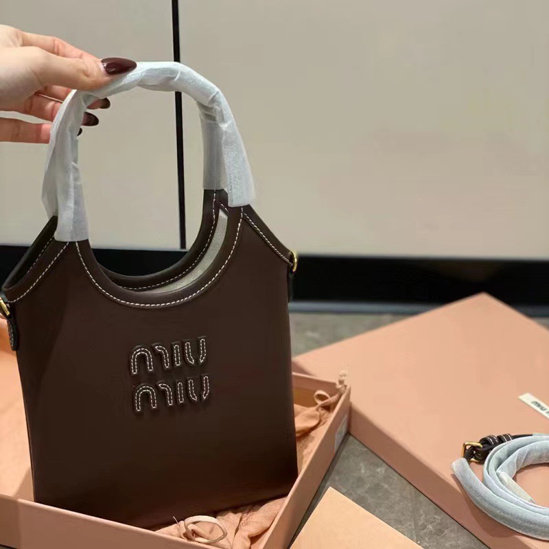 MiuMiu ミュウミュウ ロゴ アイビー IVY レザー ミニ2WAYバッグ