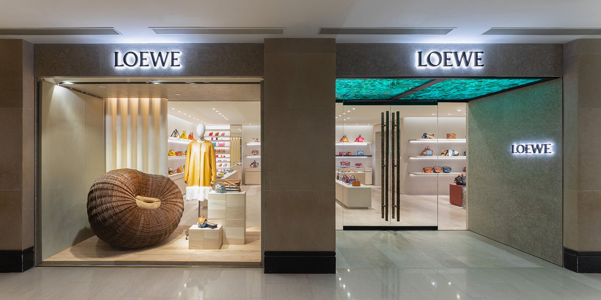 LOEWE コントラストの刺繍が施されたコート カーディガン   スウェットクル  パーカー