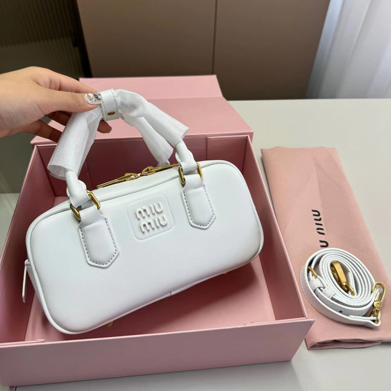 【入手困難/大人気】☆MIUMIU★ミュウミュウ アルカディ ハンドバッグ