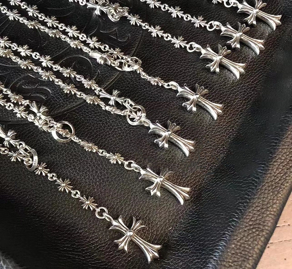 【クロムハーツ】CHクロス スモールウエスト トレンドブランド 鎖骨 925 シルバー ネックレス【男女兼用】