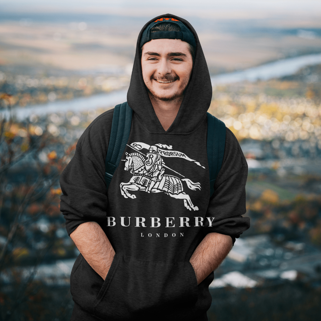 Burberry くまちゃんキャラクタープリントパーカー