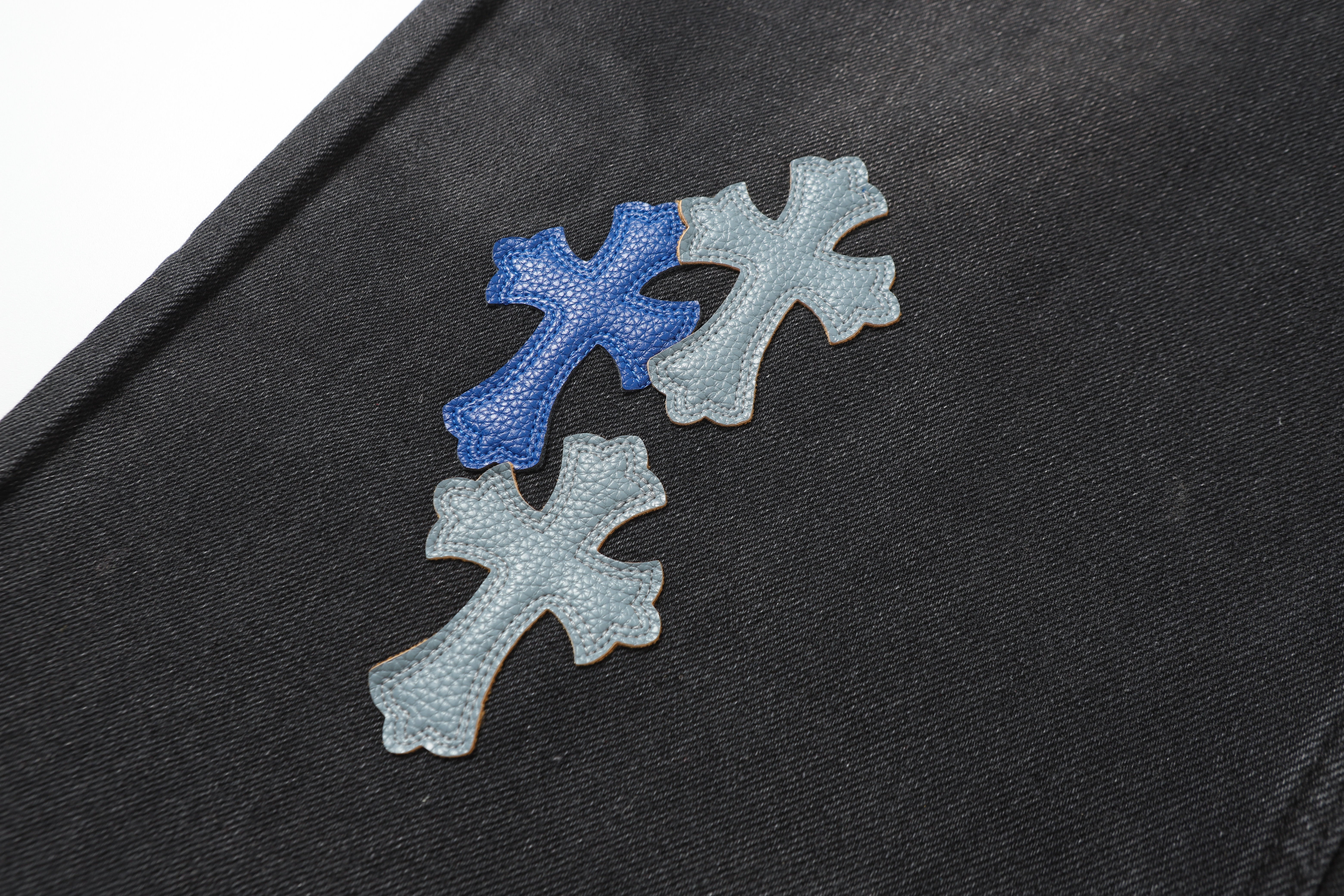 【Chrome Hearts】クロムハーツ グレー＆ブルーレザー クロスパッチジーンズ