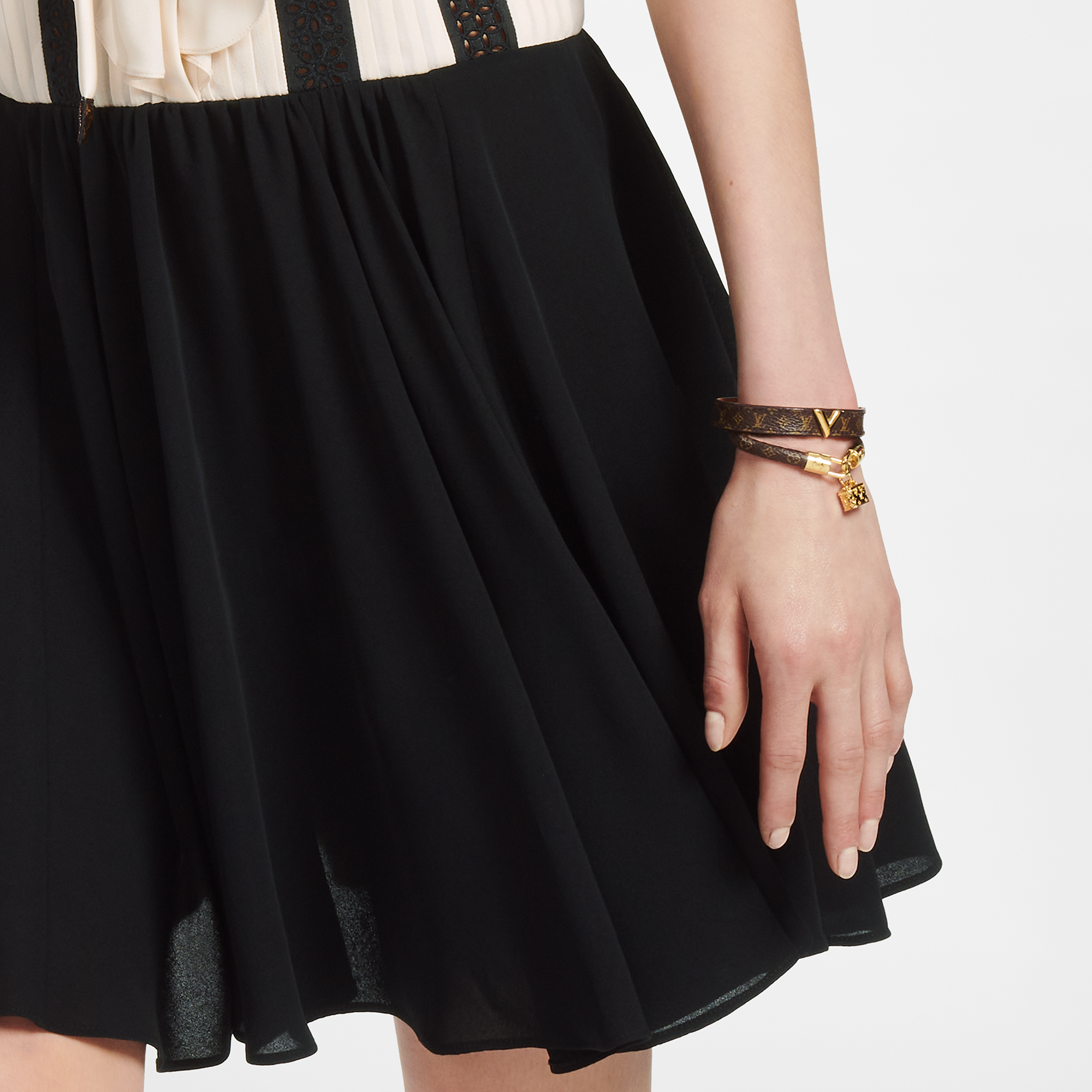 【国内発送/直営店】爆売りセール開催中！ブラスレ・LV コンフィデンシャル