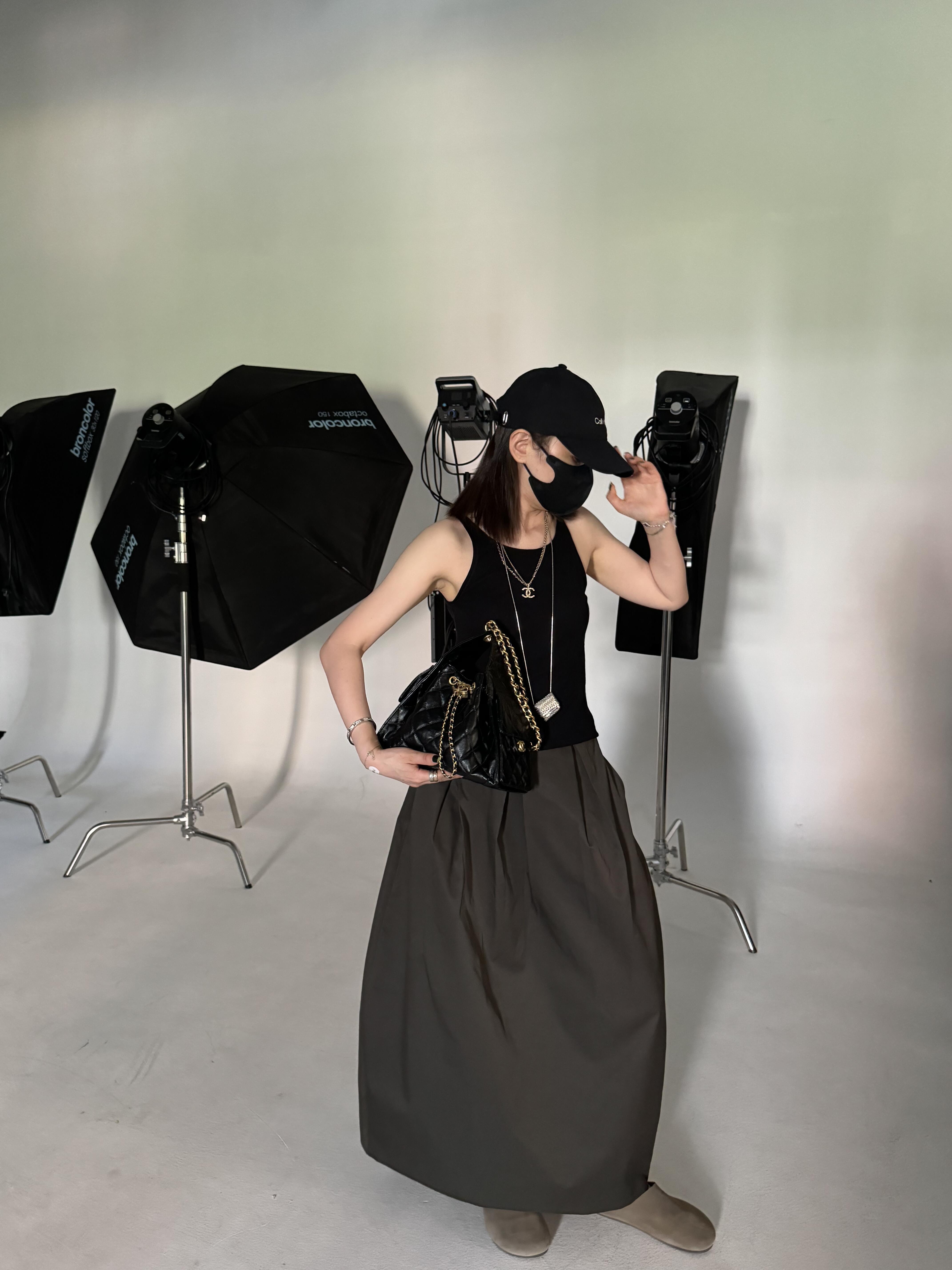 《HOBO》CHANEL 25S新作 スモールハンドバッグ ブラック