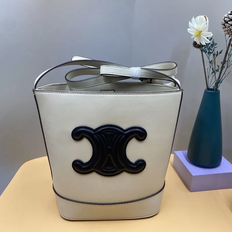 大人気【CELINE】 バケツバッグ ショルダーバッグ