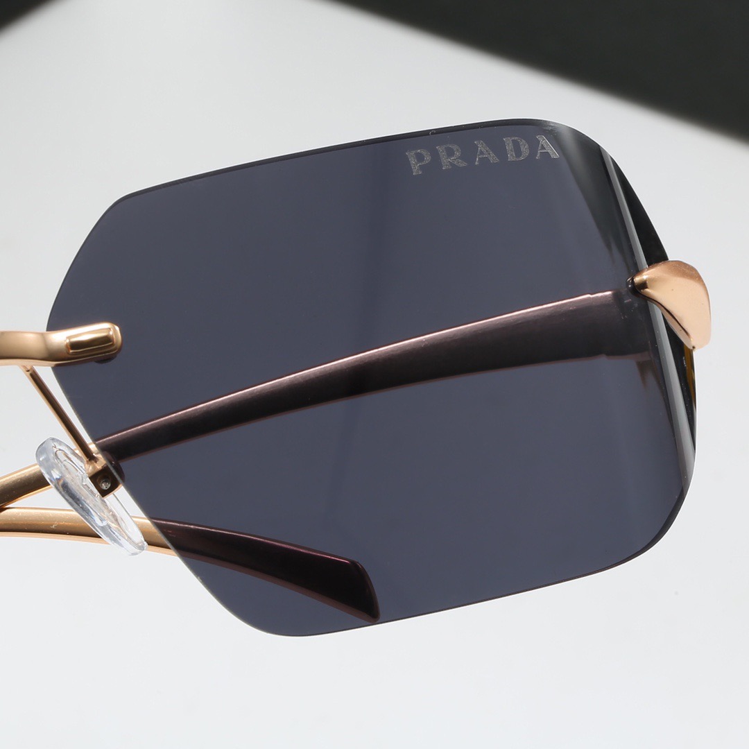 Prada サングラス S0006