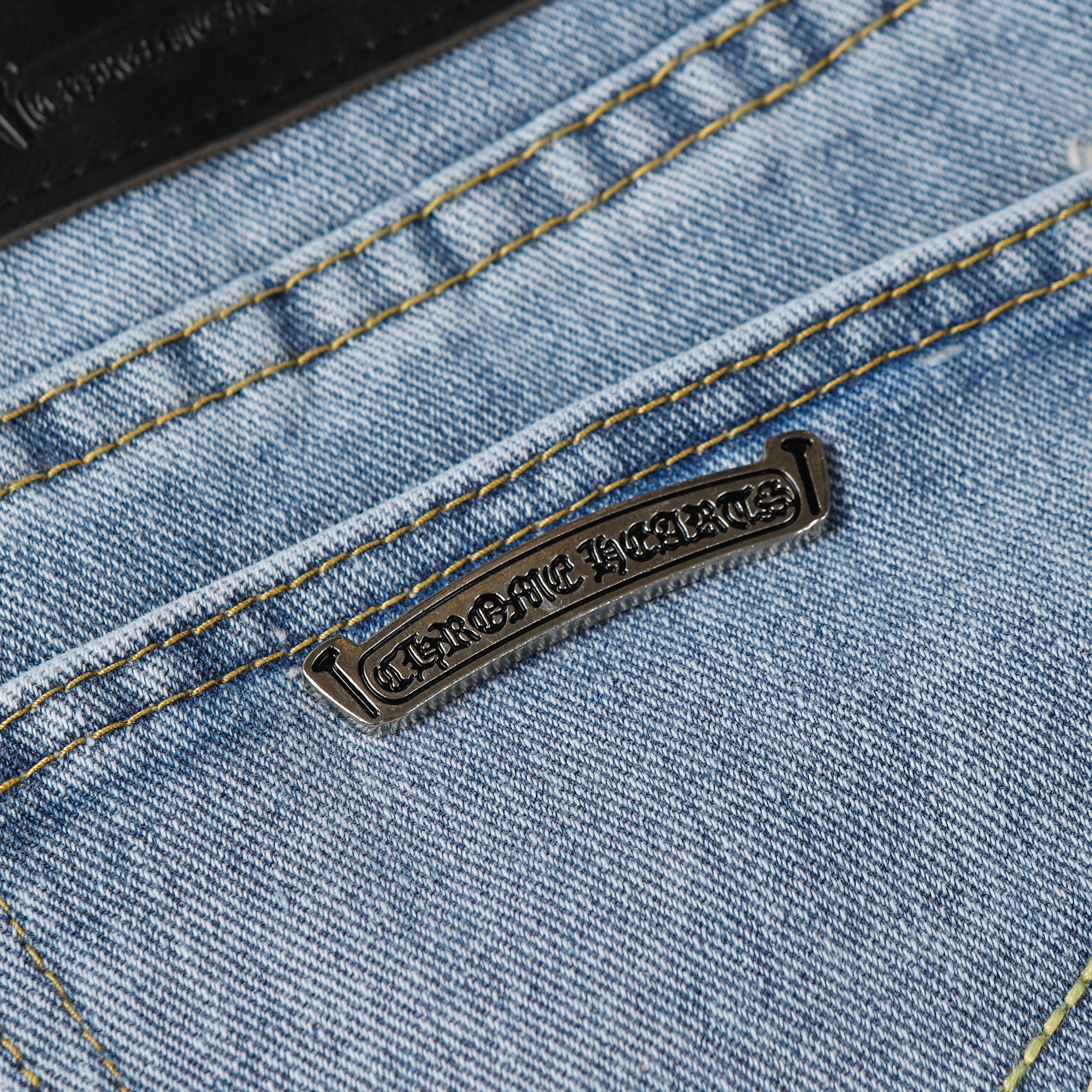 【Chrome Hearts】クロムハーツ ホワイト＆ブラック クロスパッチ ジーンズ 9960