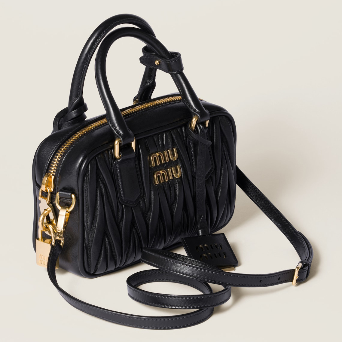 MiuMiu 2025新作 アルカディ マテラッセレザー バッグ MM