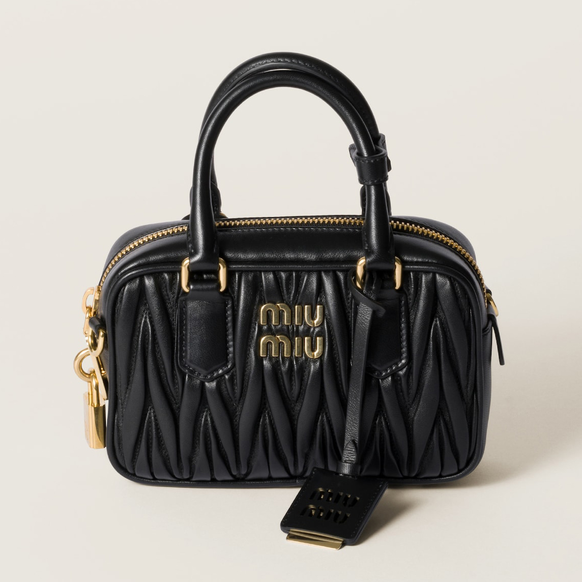 MiuMiu 2025新作 アルカディ マテラッセレザー バッグ MM