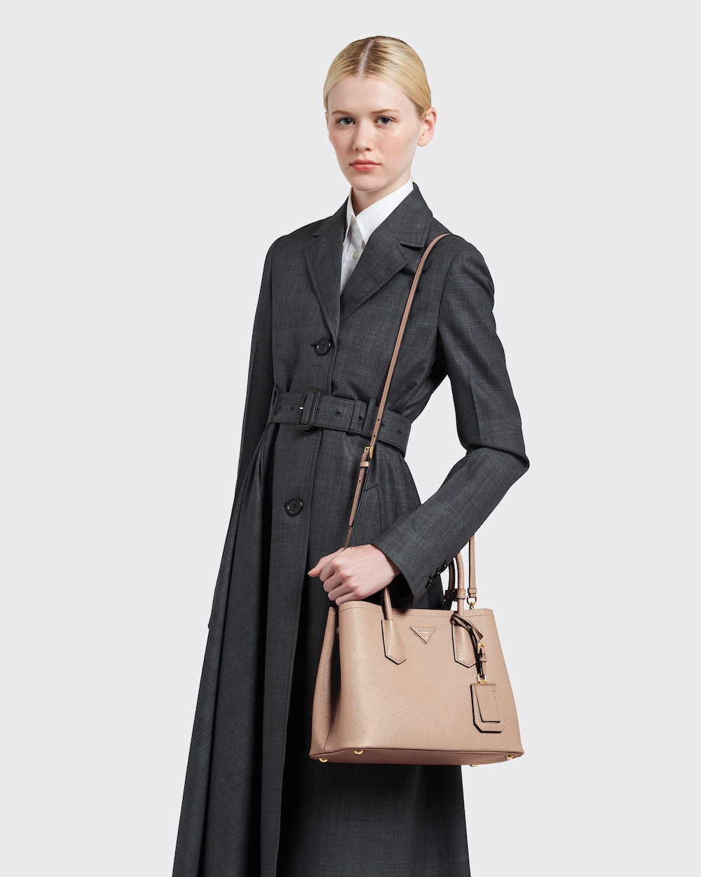 ★PRADA直営店★ラージ サフィアーノ レザー ハンドバッグ