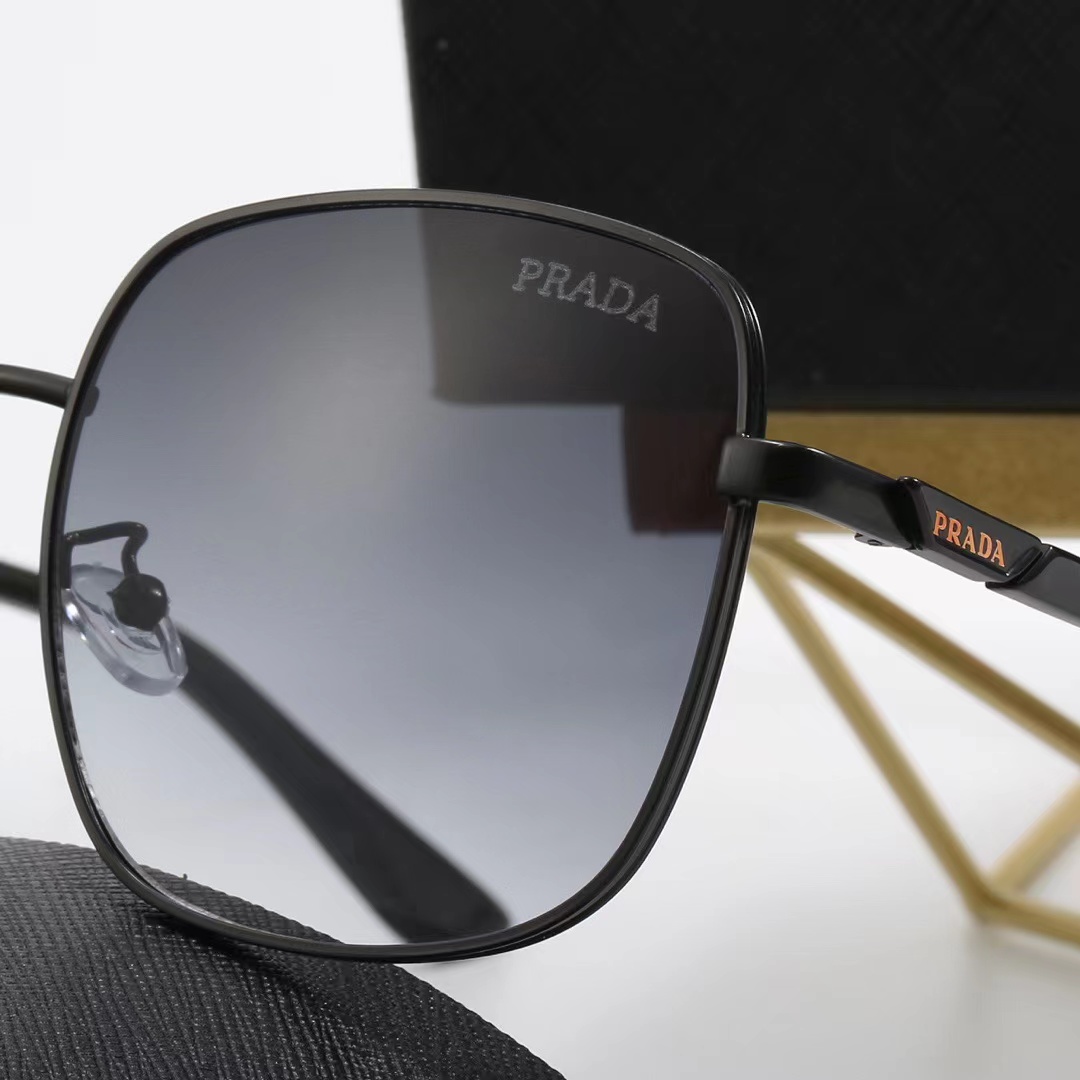 Prada サングラス S0015