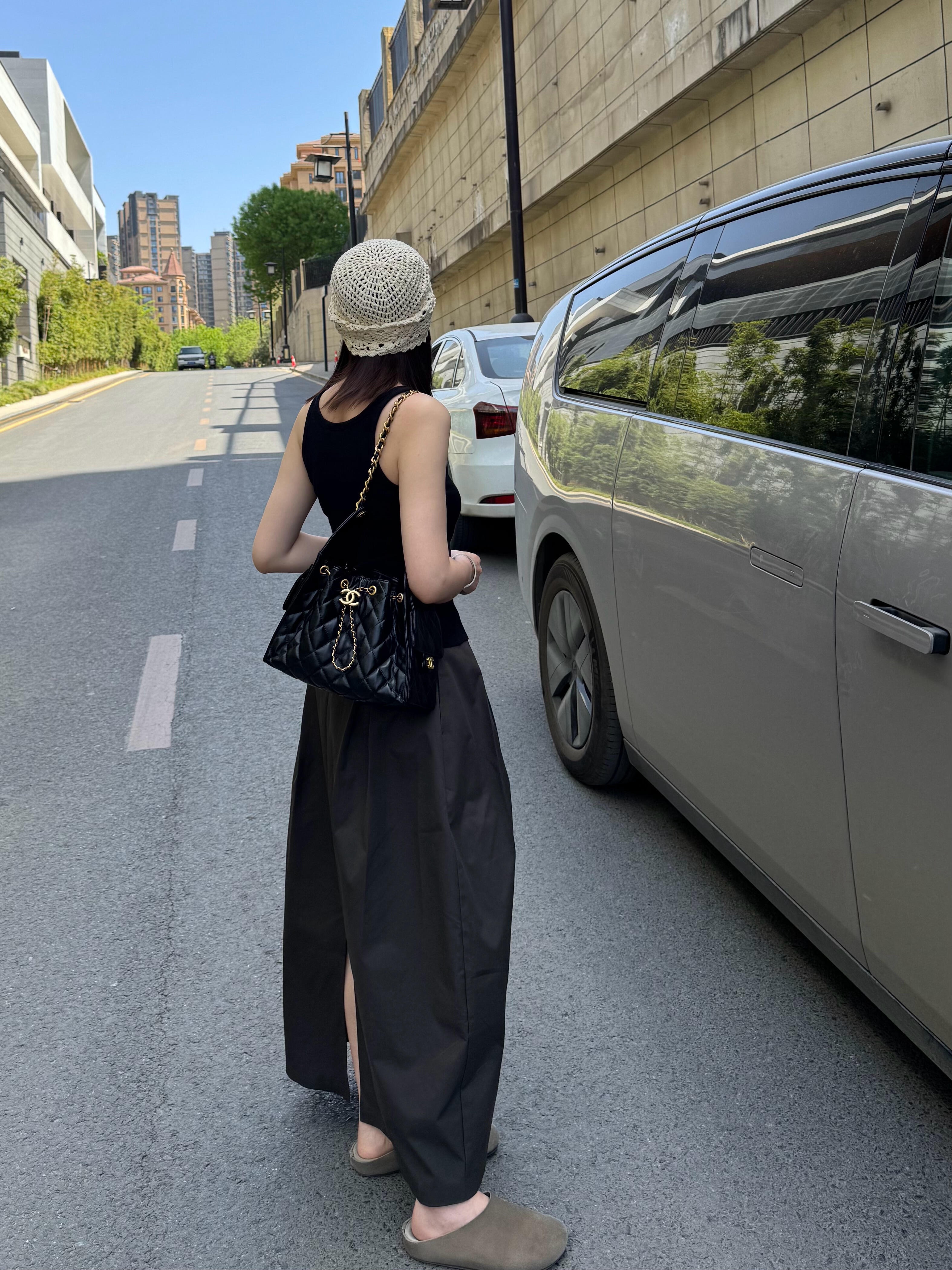 《HOBO》CHANEL 25S新作 スモールハンドバッグ ブラック