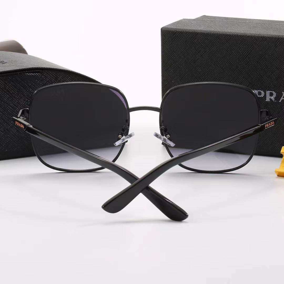 Prada サングラス S0015