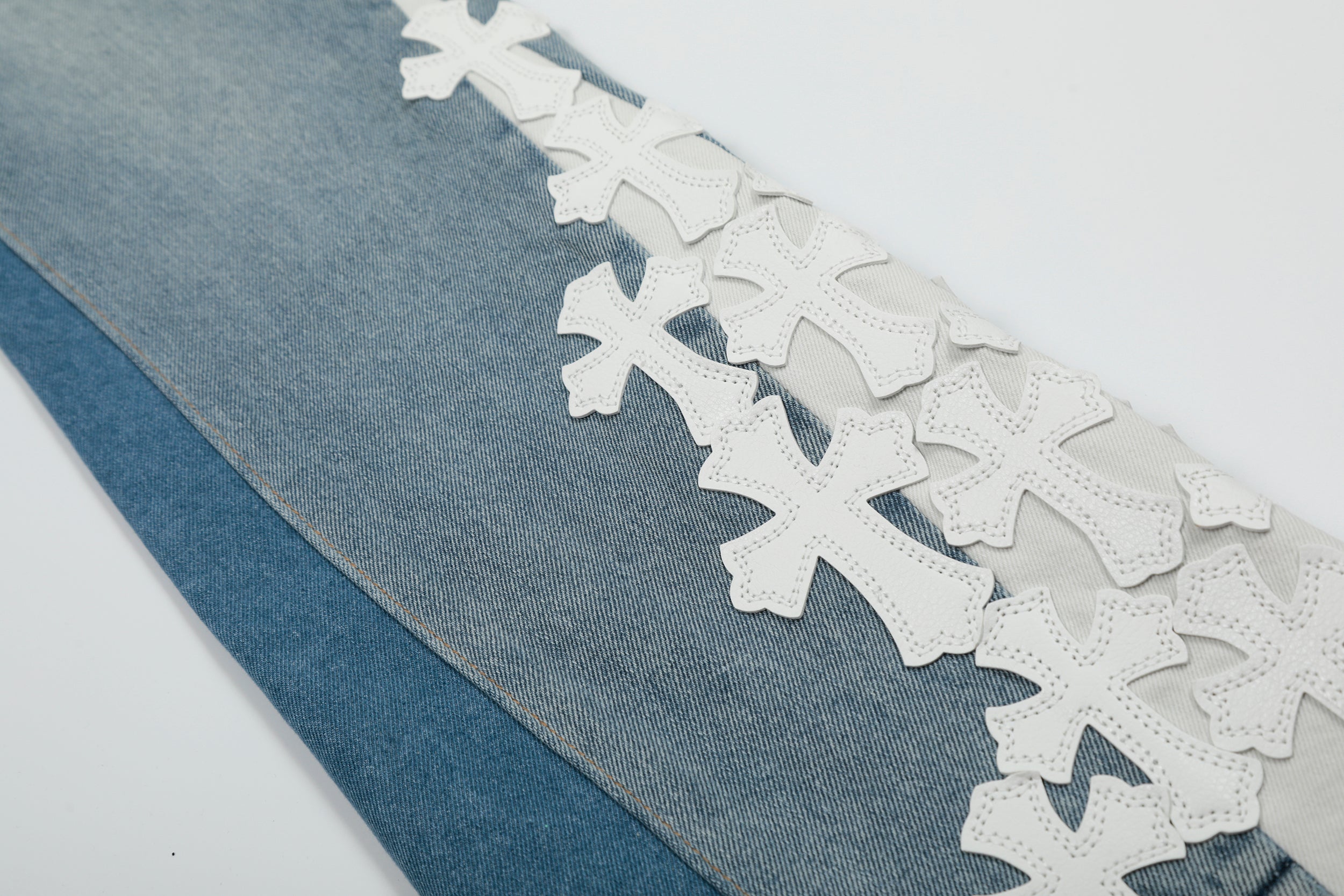 【Chrome Hearts】クロムハーツ ギャラリーデパート クロスパッチ フレアデニムジーンズ 8146