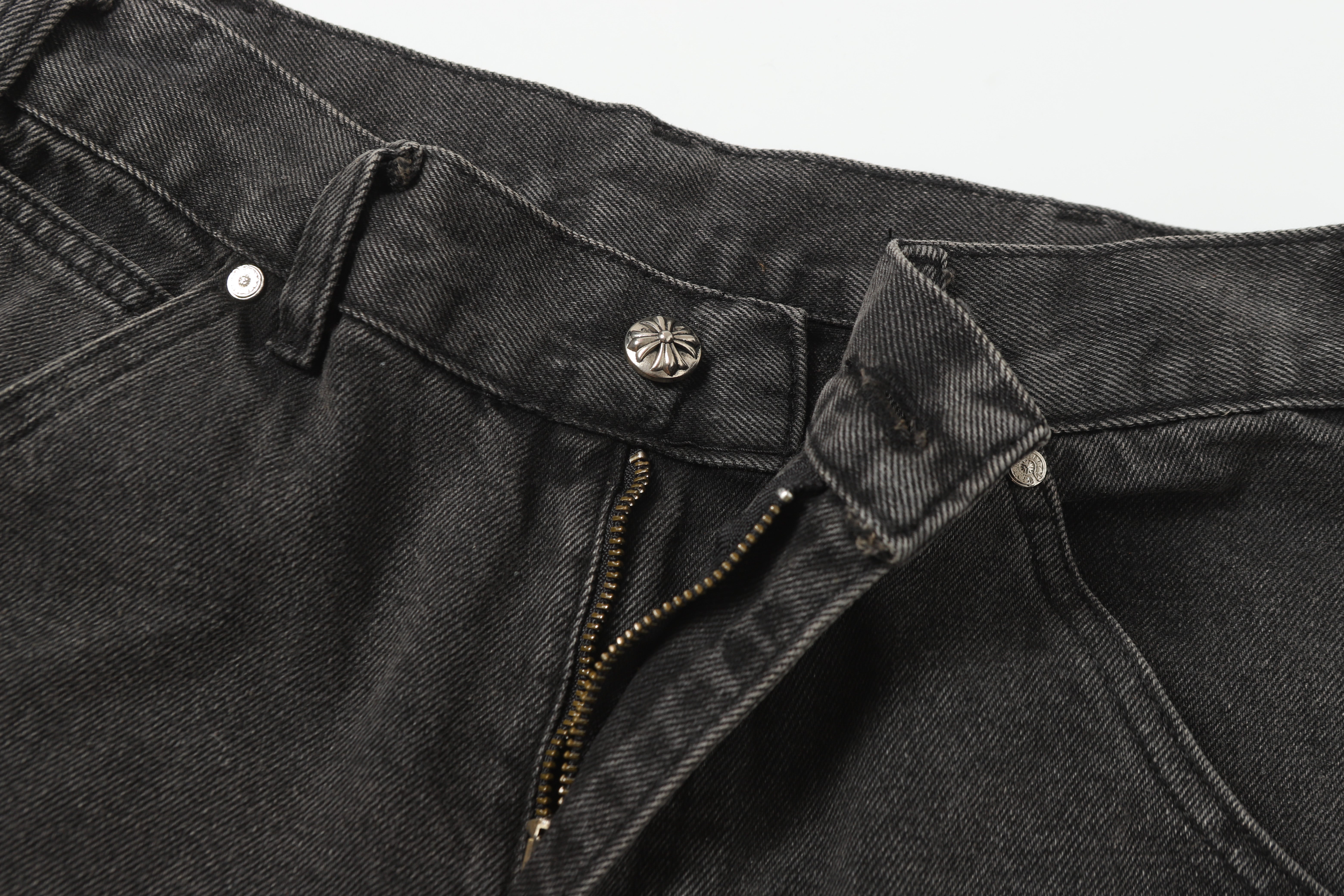 【Chrome Hearts】クロムハーツ ヴィンテージクロスパッチワーク ウォッシュドカーペンターデニムショートパンツ 9903