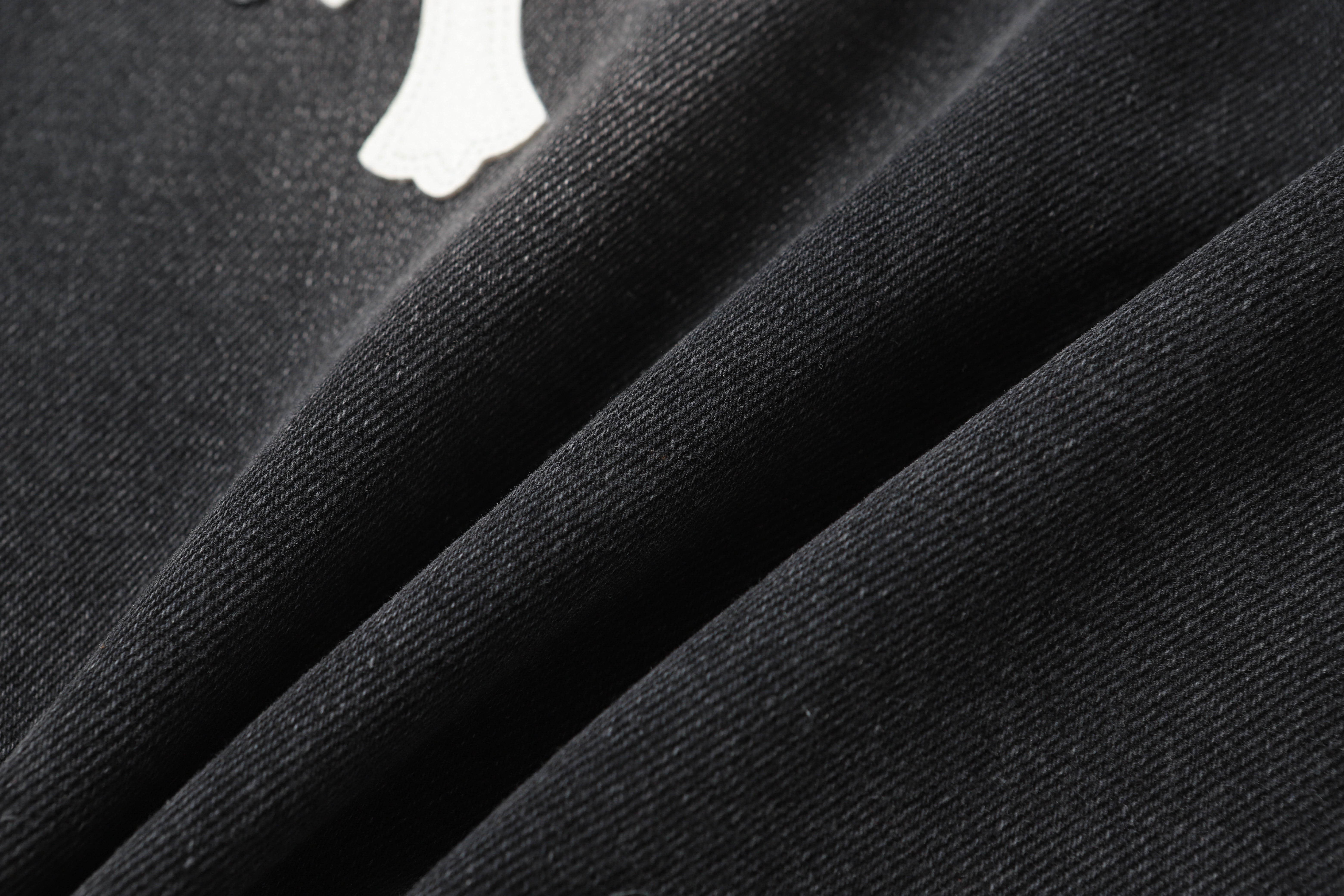 【Chrome Hearts】クロムハーツ ホワイト＆ブラック レザー クロスパッチ ジーンズ