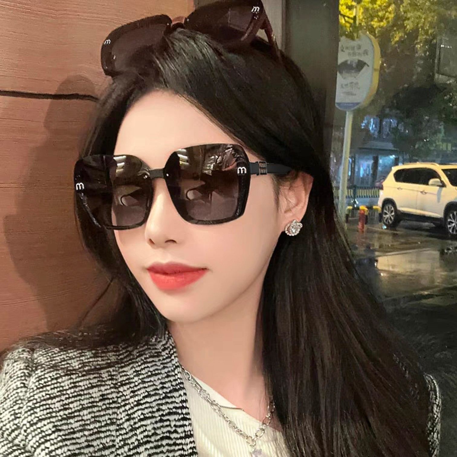 MIUMIU 2025年新作✨サングラス 紫外線99%カット、旅行や普段使いのコーディネートに最適 M53044