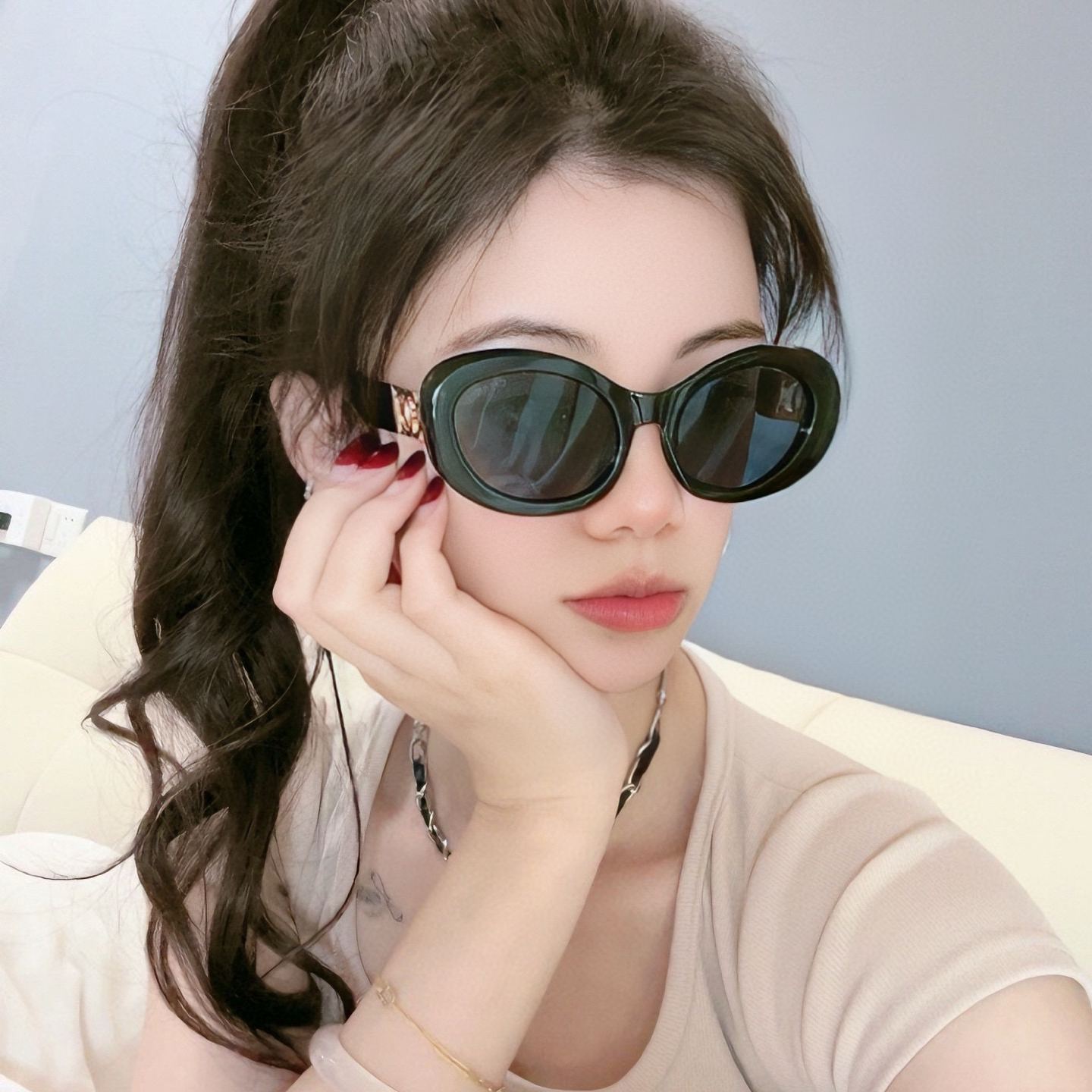 シャネルの新作サングラス、ユニークで前衛的な春夏最新モデル CH95803