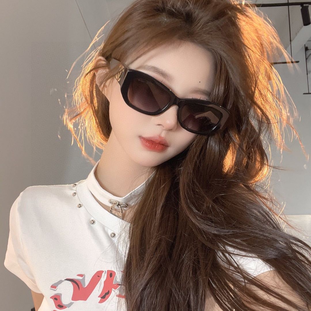 シャネル 2025年新作 ダブルCHロゴ エレガント サングラス CH381693