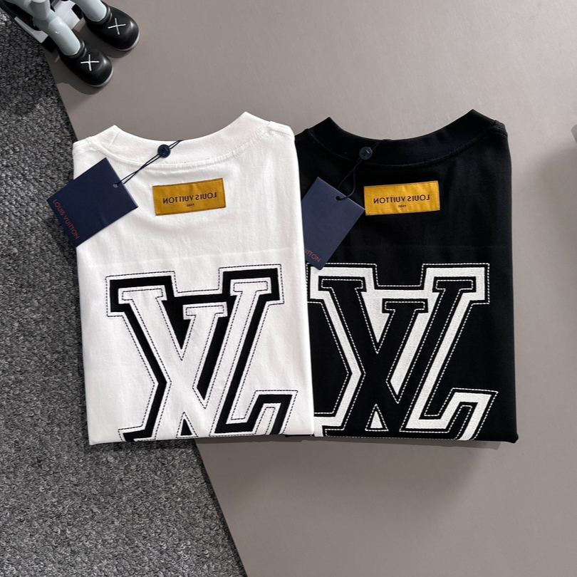 ルイ・ヴィトン 2025年春夏新作 ブラック/ホワイト 半袖 T138077