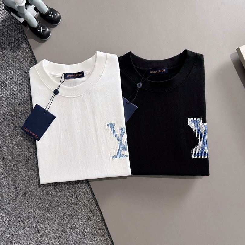 ルイ・ヴィトン 2025年春夏新作 ブラック/ホワイト 半袖 T138053