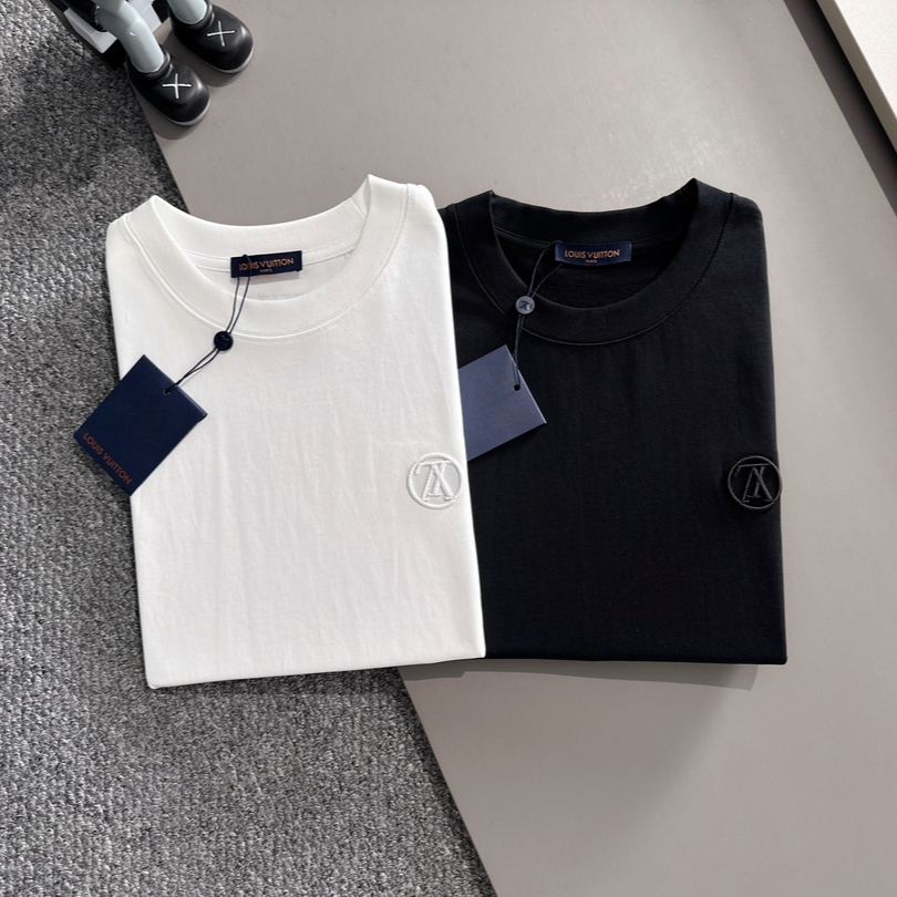 ルイ・ヴィトン 2025年春夏新作 ブラック/ホワイト 半袖Tシャツ T138035