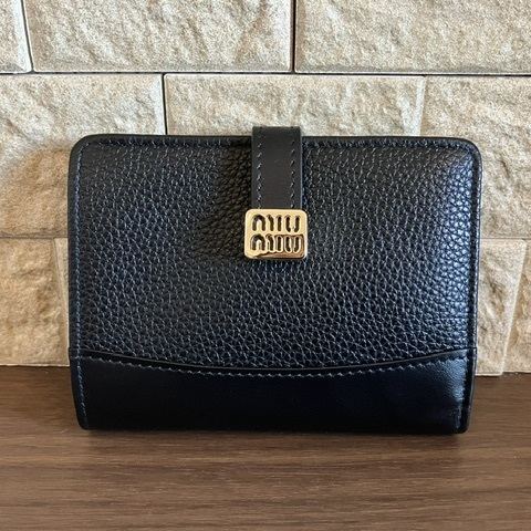 国内発送☆セール！miumiu コンパクト ベルト ウォレット