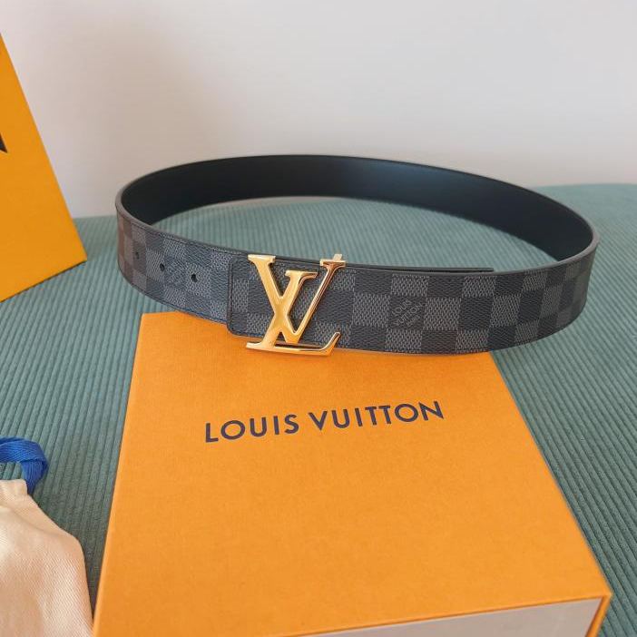 LOUIS VUITTON/ルイ・ヴィトン 4.0cm幅 クラシックベルト· ギフトにもご自身用にも最適です