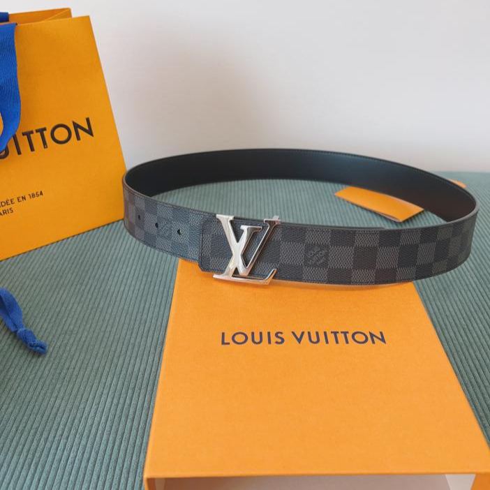 LOUIS VUITTON/ルイ・ヴィトン 4.0cm幅 クラシックベルト· ギフトにもご自身用にも最適です